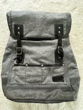 RARE VTG Status Anxiety Gray Felt Backpack w/ Leather Straps & Metallic Accents